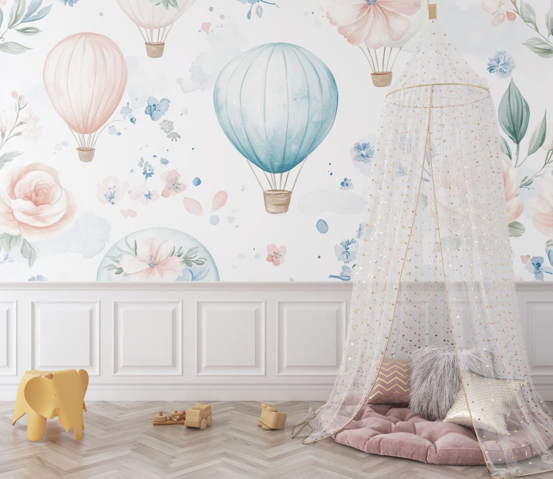 Papier peint montgolfiere et fleurs delicates bebe